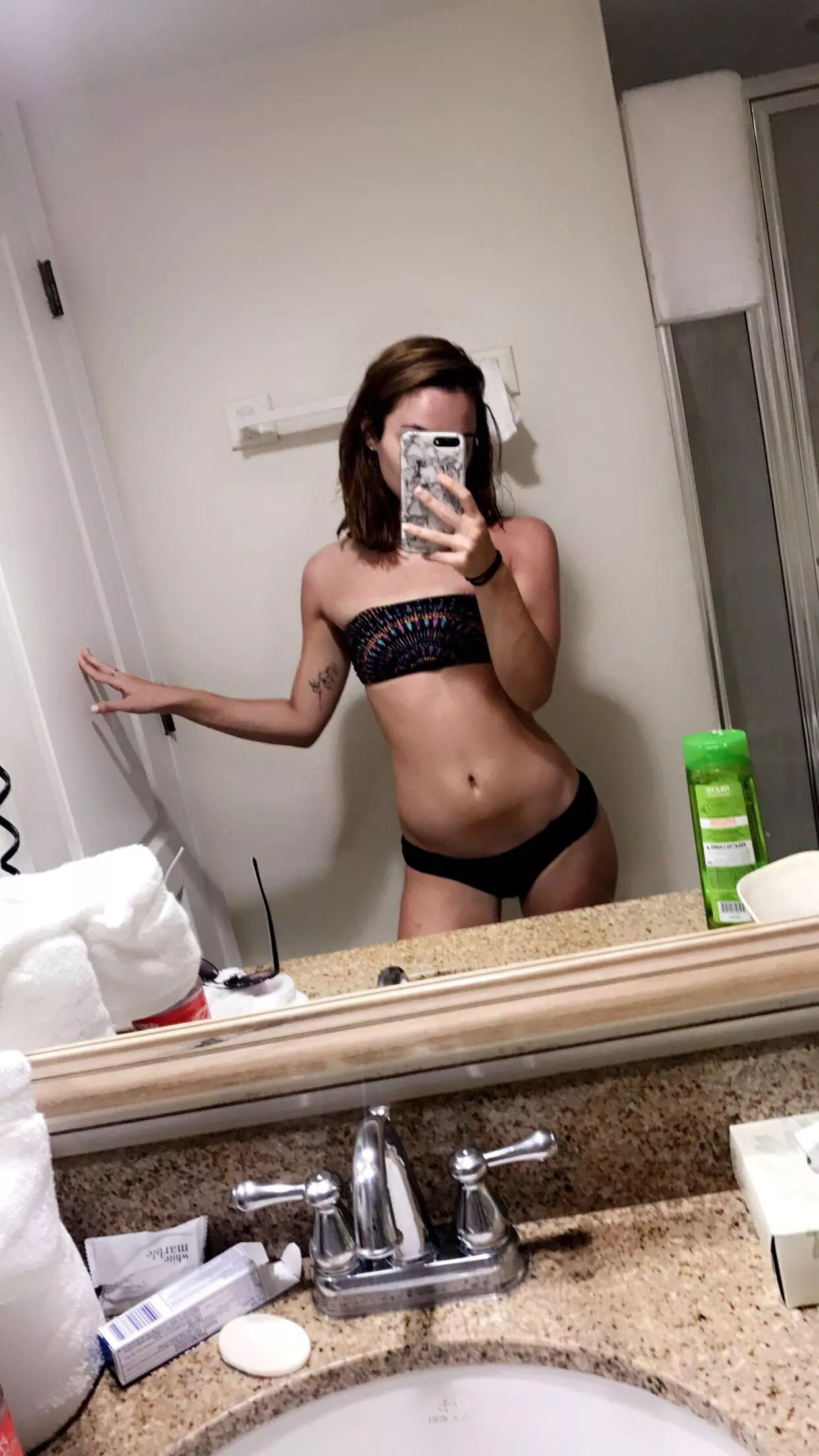 Anyone down to let me cum on your wife’s pics this morning? Kik t_meadows15 / pic of my girl below 😋 posted by pooleman724