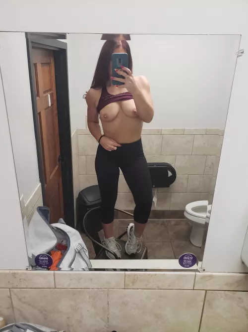 Anyone else have a gym fuck fantasy they want to come true so bad!?!? by Tori_Rose22