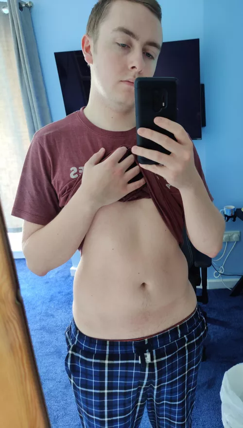 Anyone else love how skinny they feel in the morning? by DaHeebieJeebies