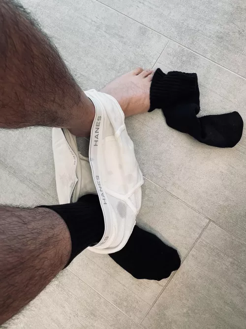 Anyone else walk around wet all day? 😏 by KingFm0