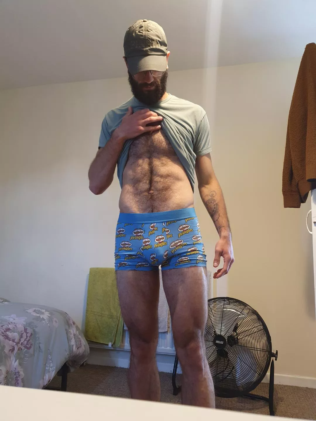 Anyone for some Pringles? posted by icoulddowithaname