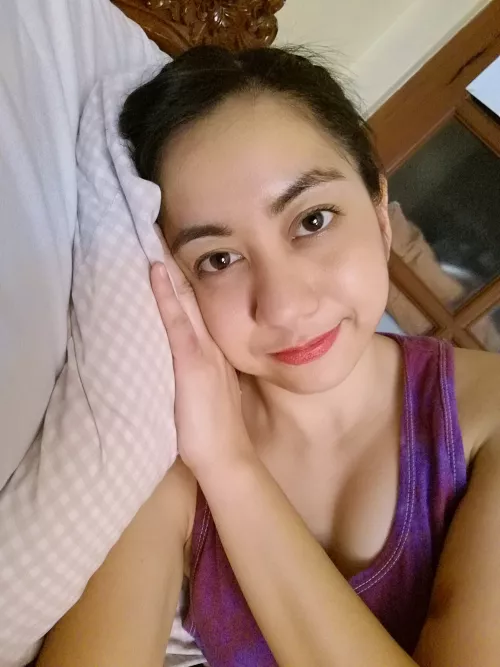 Anyone here interested in doing jerk vids for this Filipina? kik @ creamybiggums by letmeknowu3z