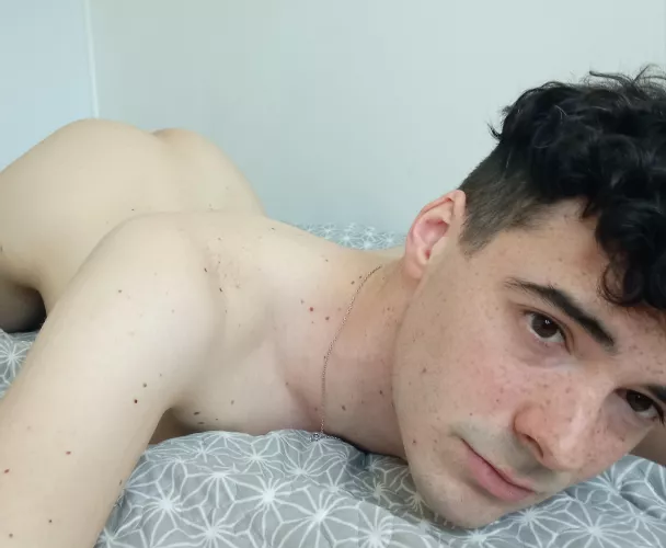 Anyone here like a twink with freckles ? by paxinsulae