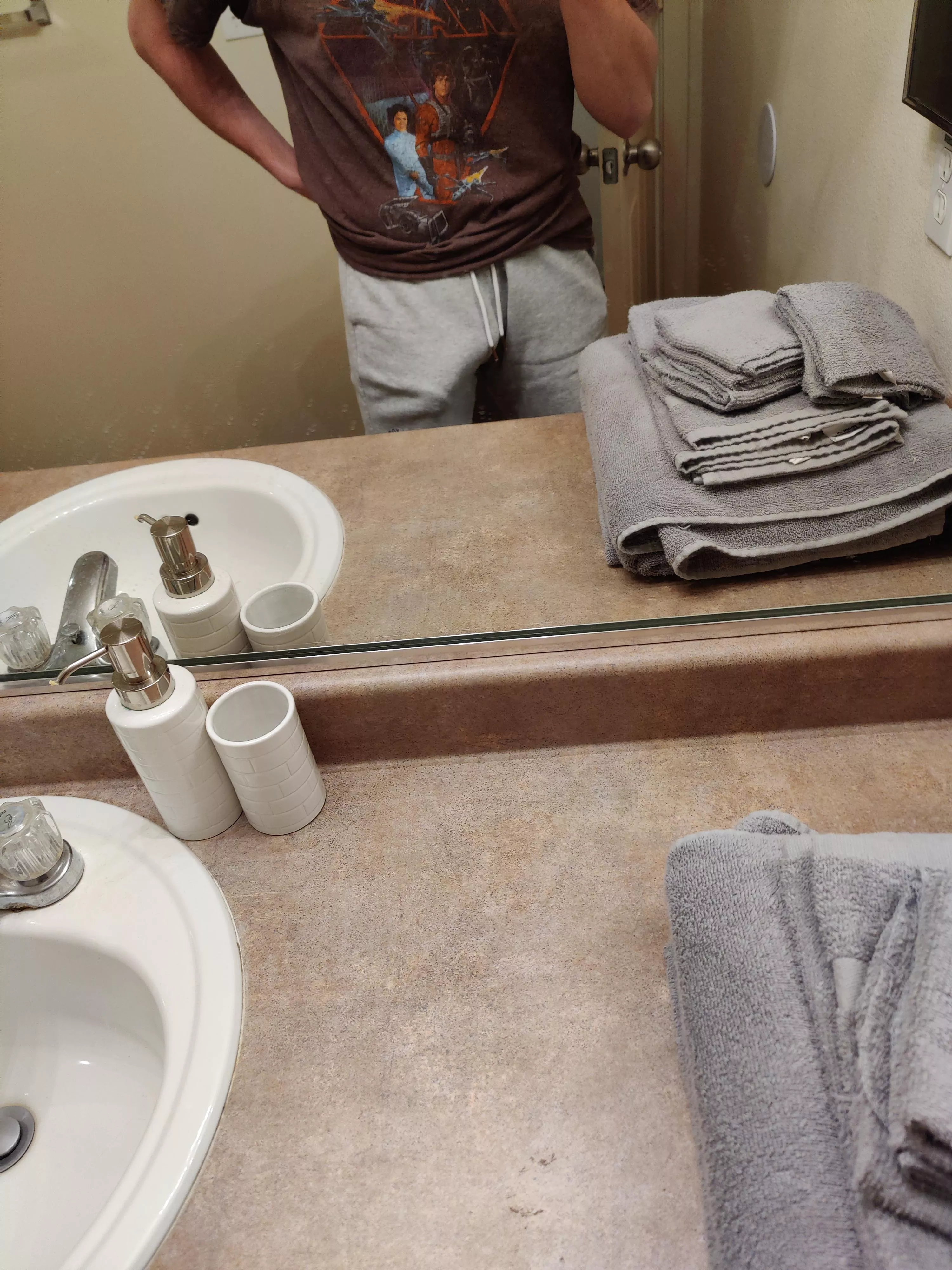 anyone here love star wars 😅 posted by icanbeyourman