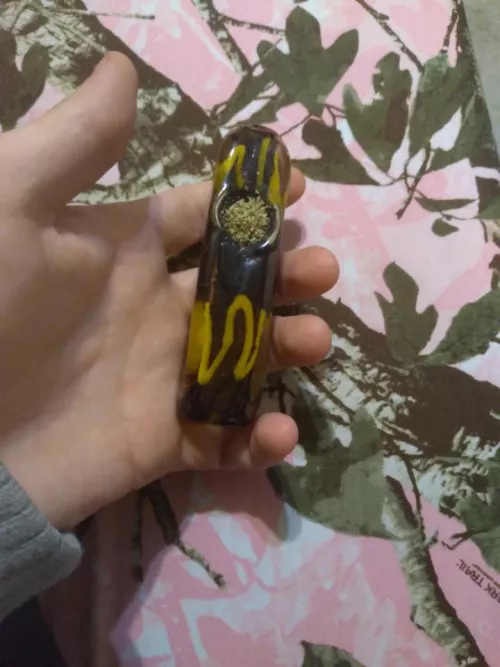 anyone in fl wanna share some root beer cream cake with (m)e? its an indica hybrid by WholeFuzzy5152