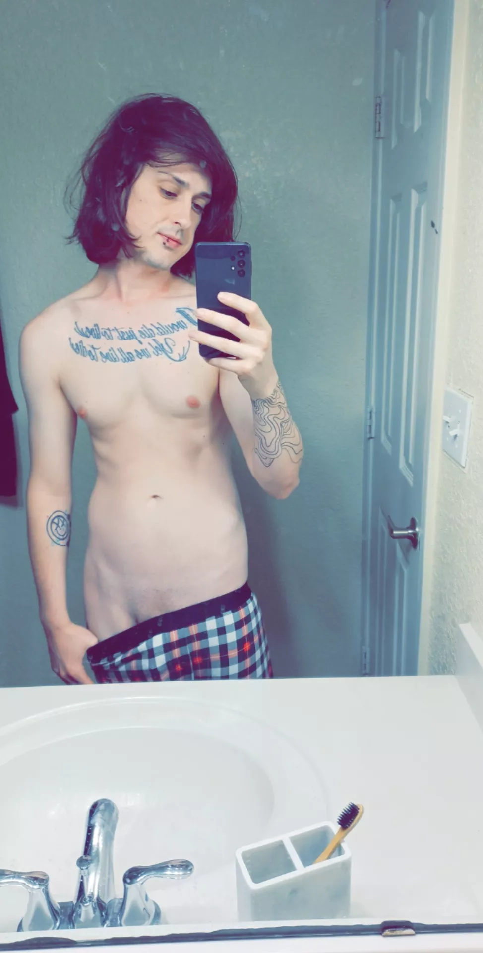 anyone in this sub like pale skinny guys? posted by jake553312