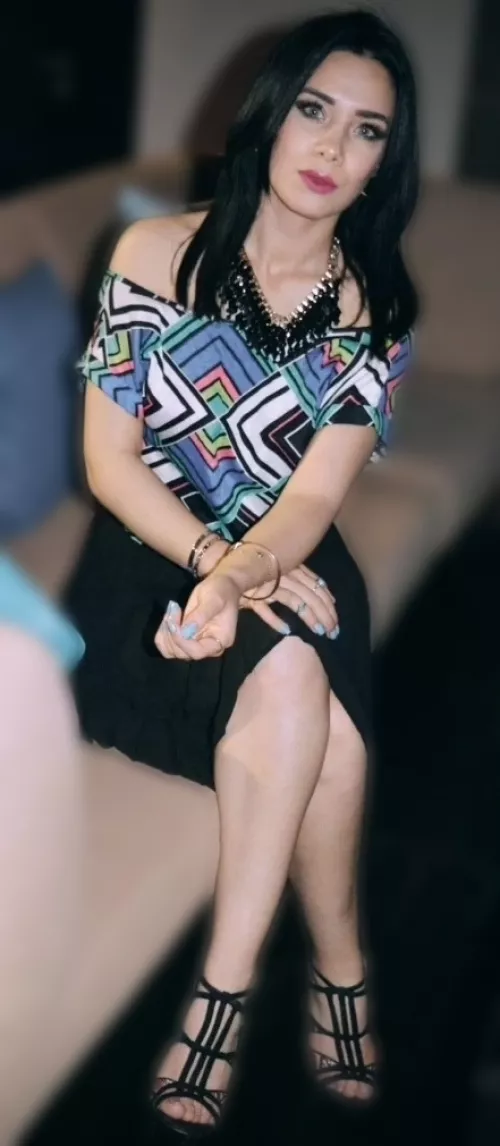 anyone interested in cumming my cousin? dm me by wiz1h