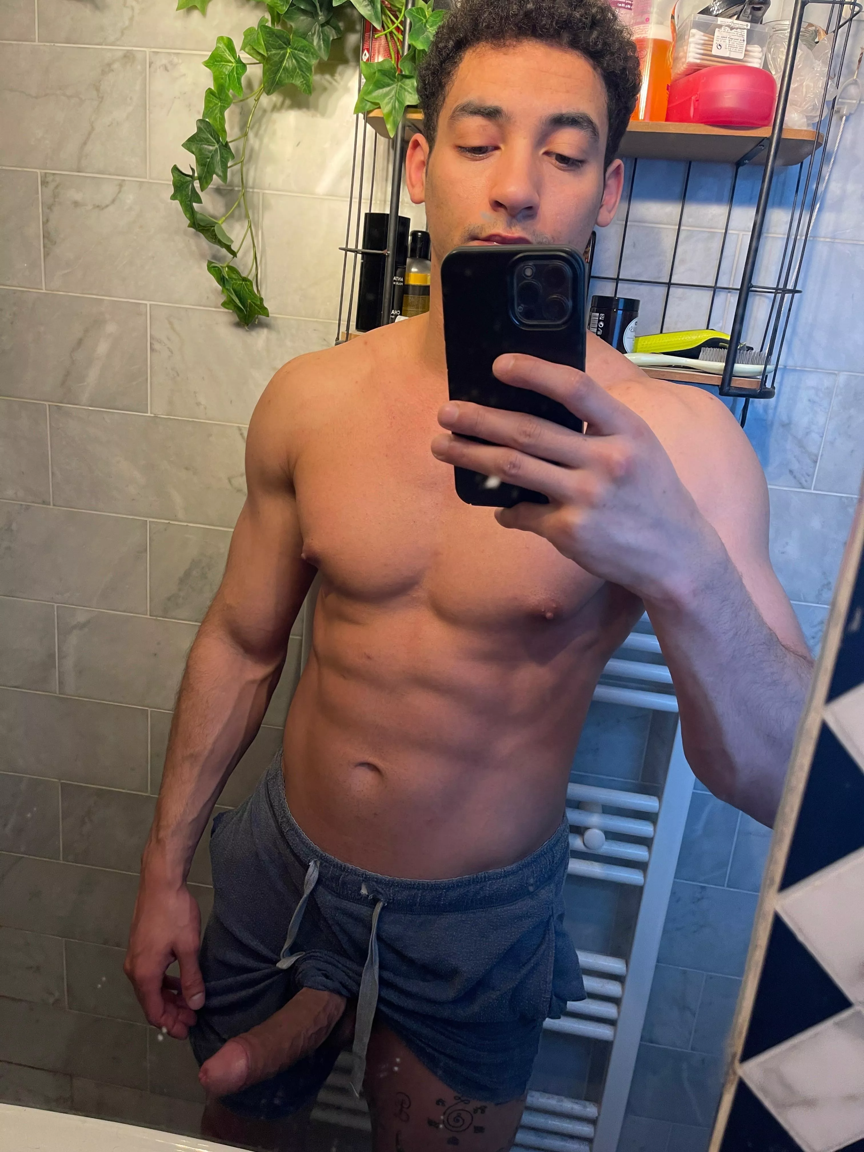 Anyone interested in some penis? 🍆😈 posted by lextin-fit