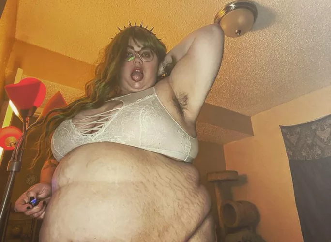 Anyone into all natural babes??😉👐🏻✨✨✨✨✨ by queencandyk