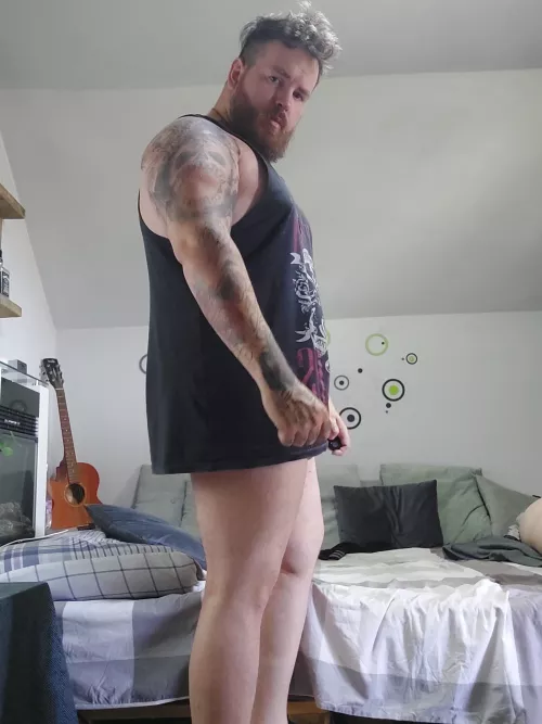 Anyone into bigger guys? :) by VKchris