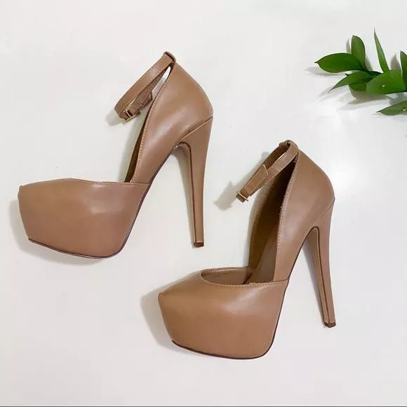 Anyone know where to find this paprika shoes in 6? 😭 (credits to owner) posted by SaltyLemonDrop