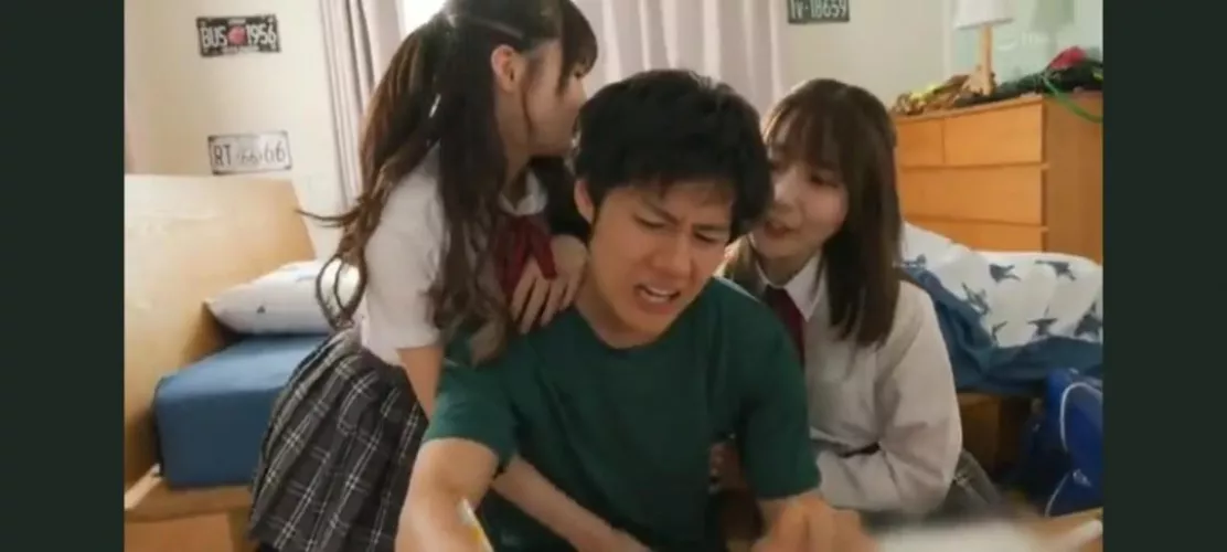 Anyone know who he is? Thank you 🙏 by Outrageous_Swimmer70