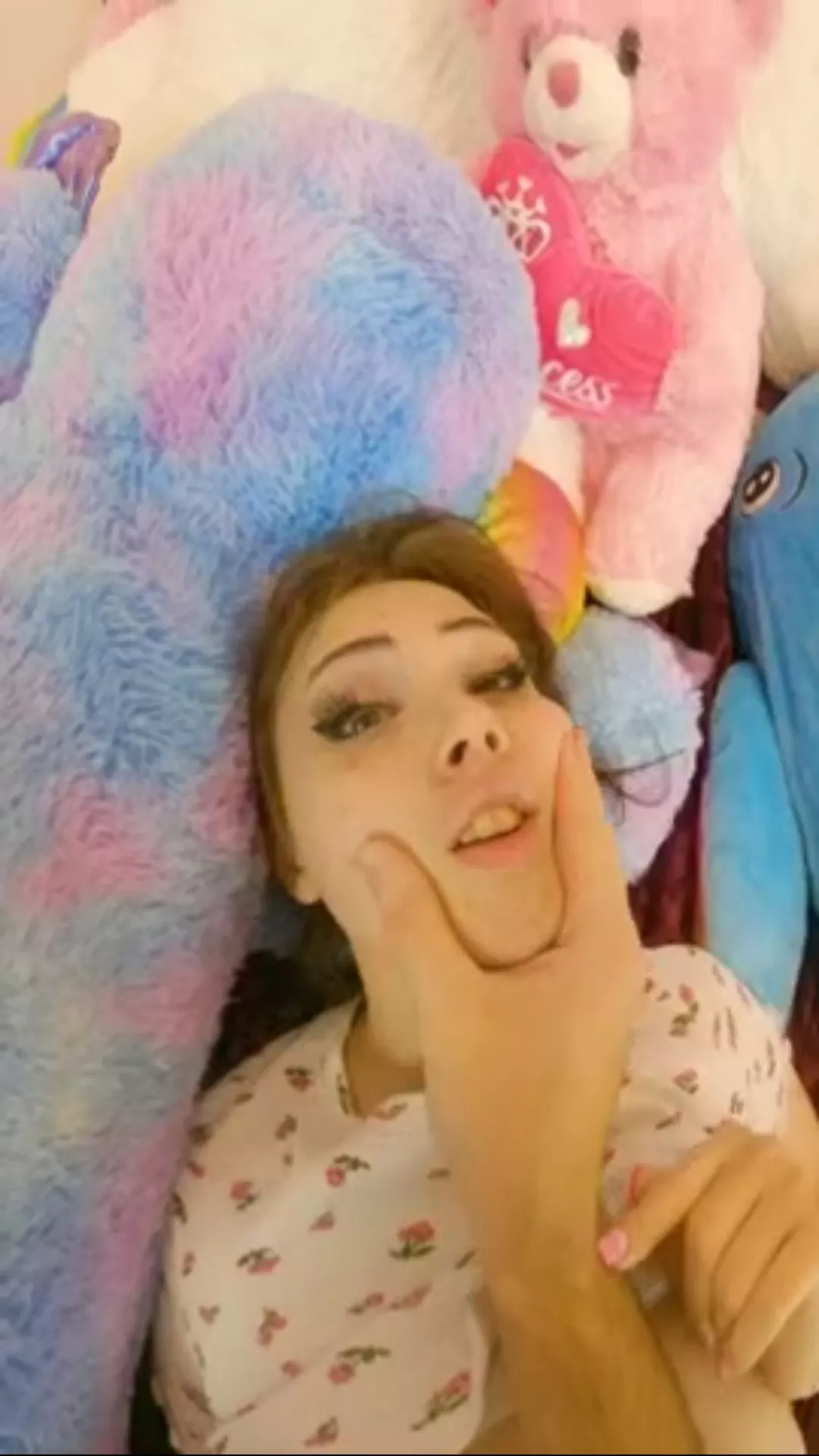 Anyone know who is this ? posted by HUNTRESS009