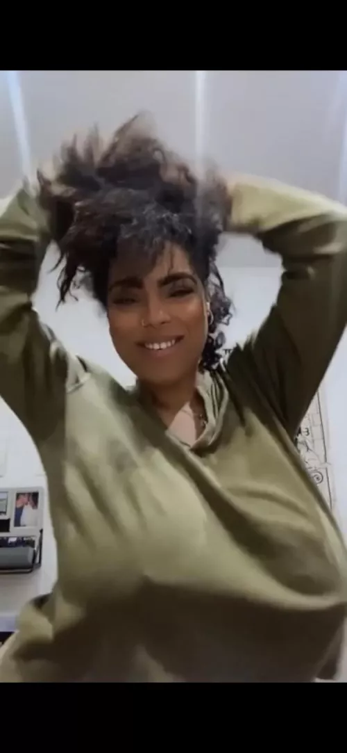 anyone know who this is? by Maleficent-Alarm2266