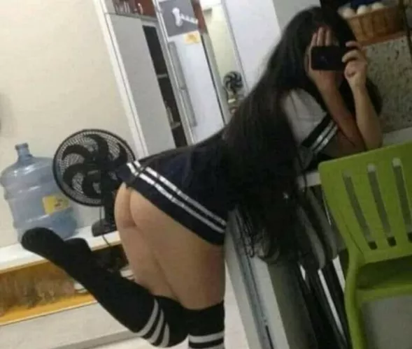 Anyone knows her? by TheOneWith100Names