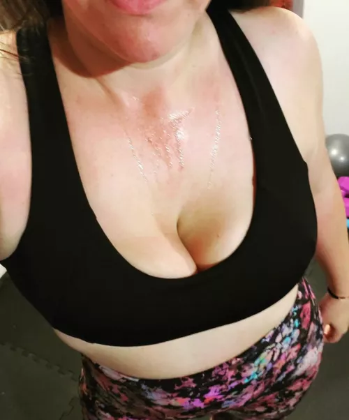 anyone like a horny girl? by crazycurvyslut