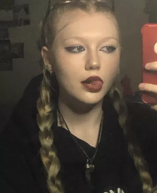 Anyone like my makeup ? by sophieluvssimps