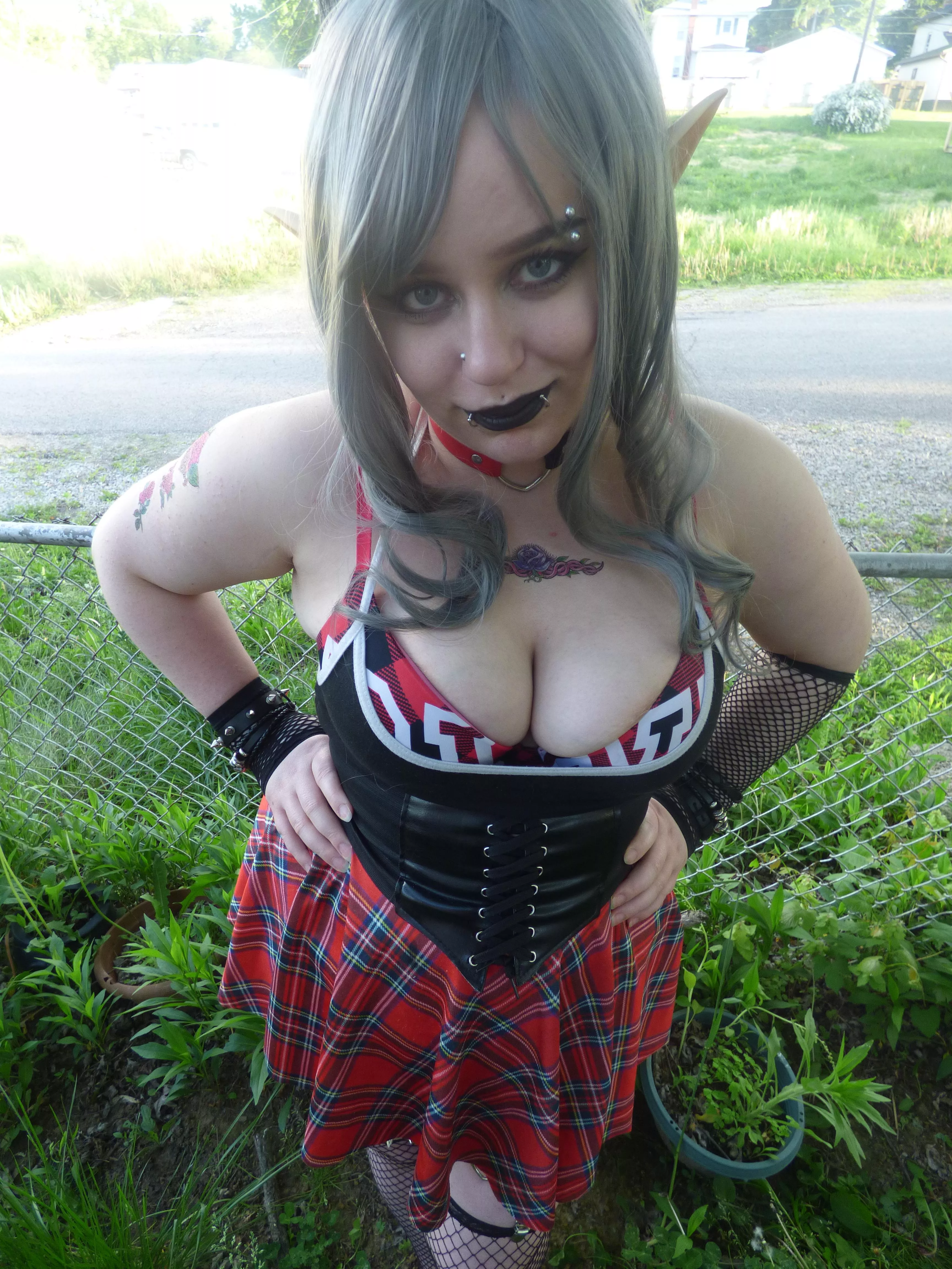 Anyone like my outfit?? posted by lilithcrossbones