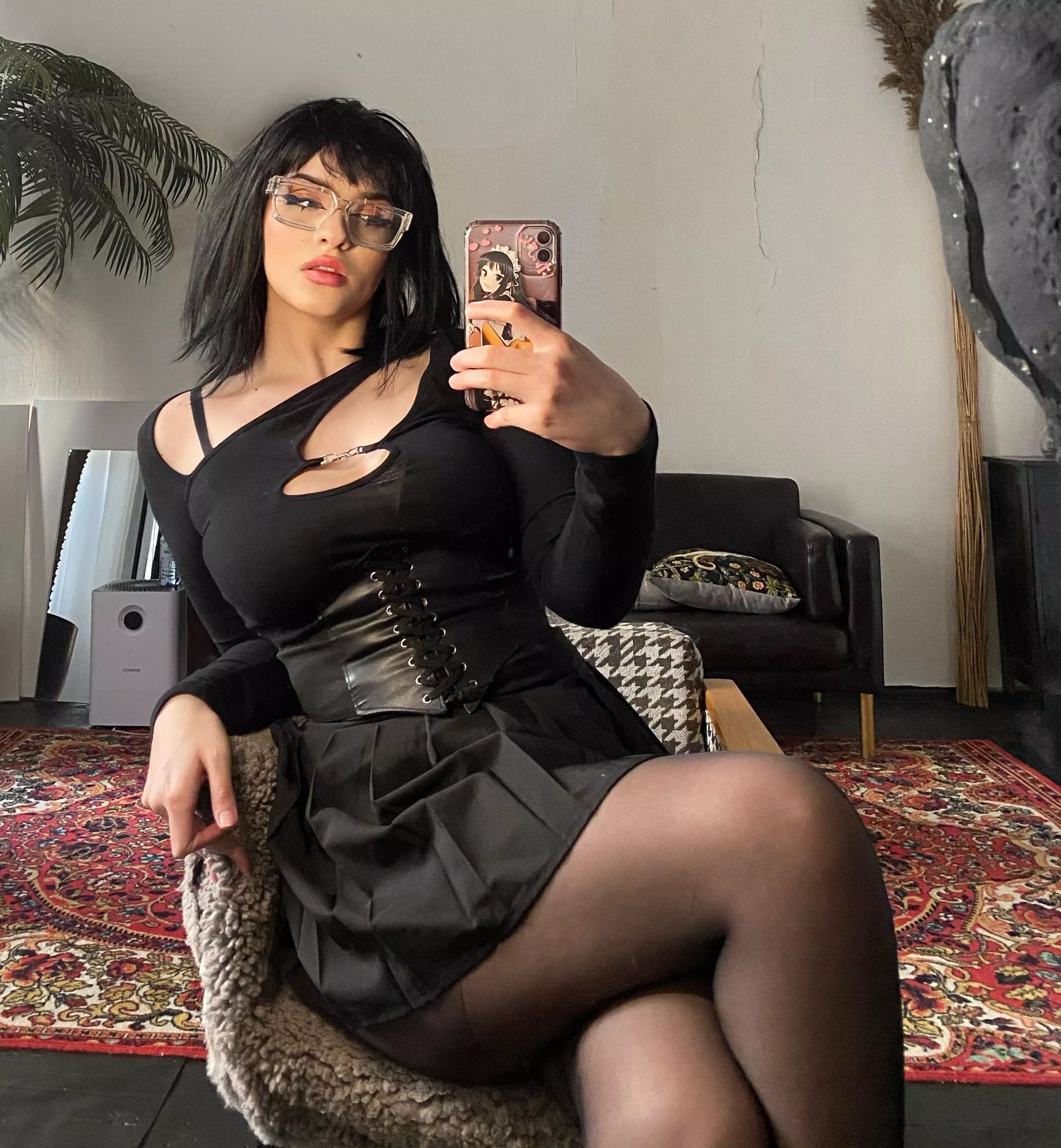 anyone looking for a breedable goth gf? posted by uni-formiTyundIs_c