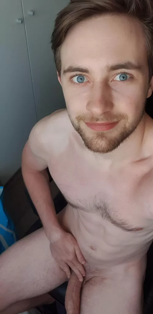 Anyone need a place to sit? There's a spot on my lap by DirtyDutchman96