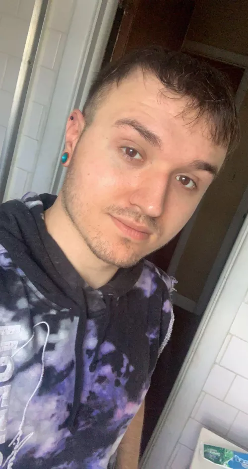 Anyone play bloodhunt, rogue company, or fortnite? by SparkleBunny1998