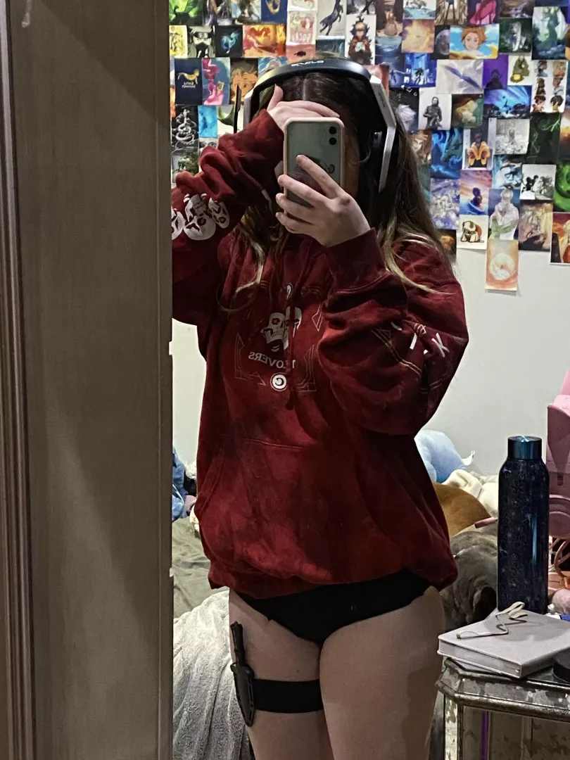 Anyone up? 18 ;) posted by slvttypixie