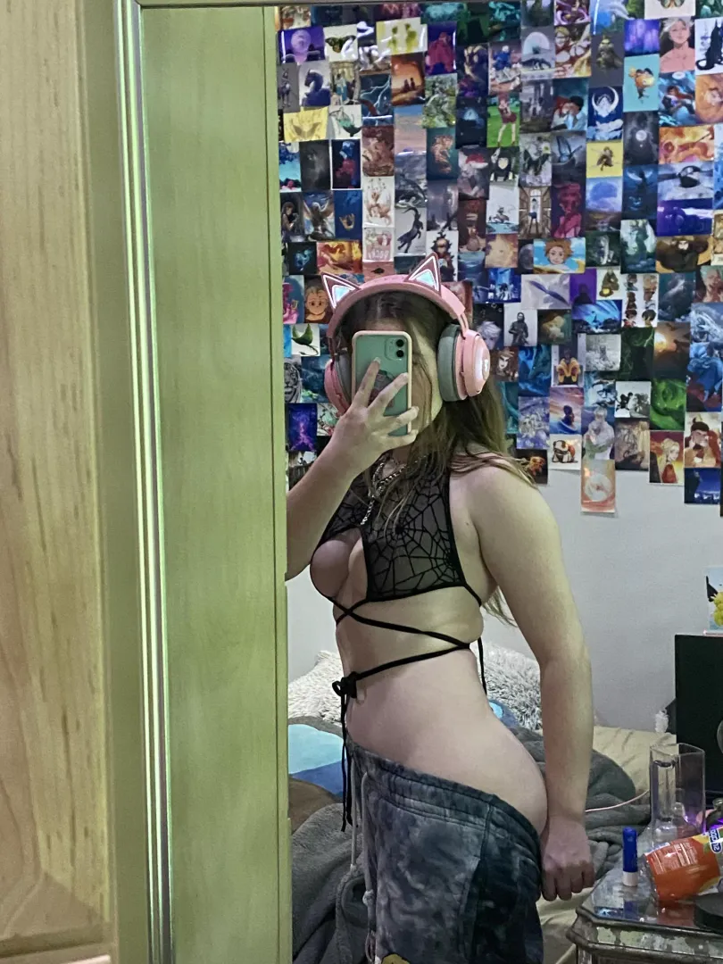 Anyone up? 18 ;) by slvttypixie
