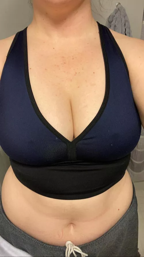 Anyone up late tonight? by theoneandonlysam_p