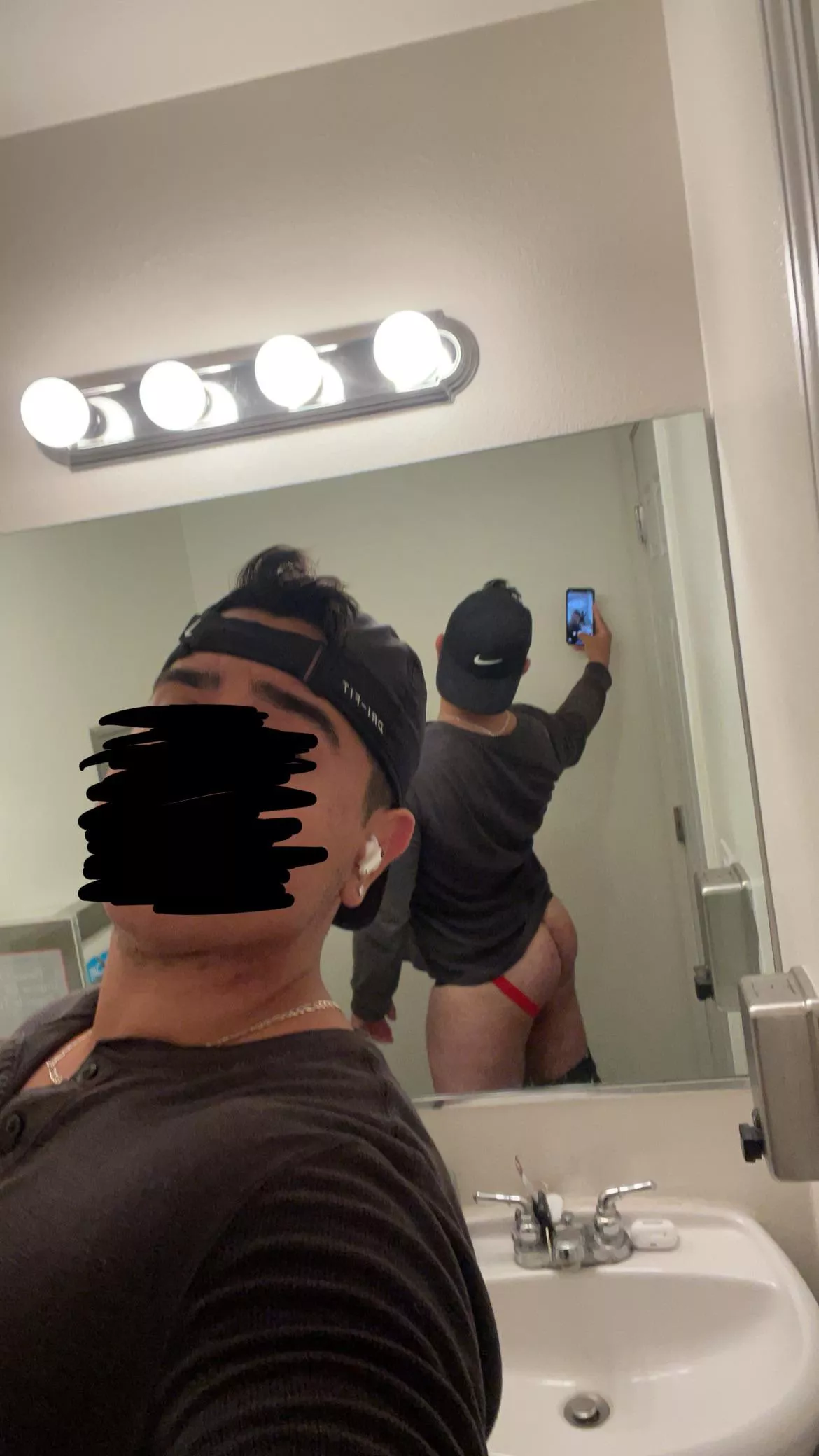 anyone wanna bury their face? posted by rawlatinleche