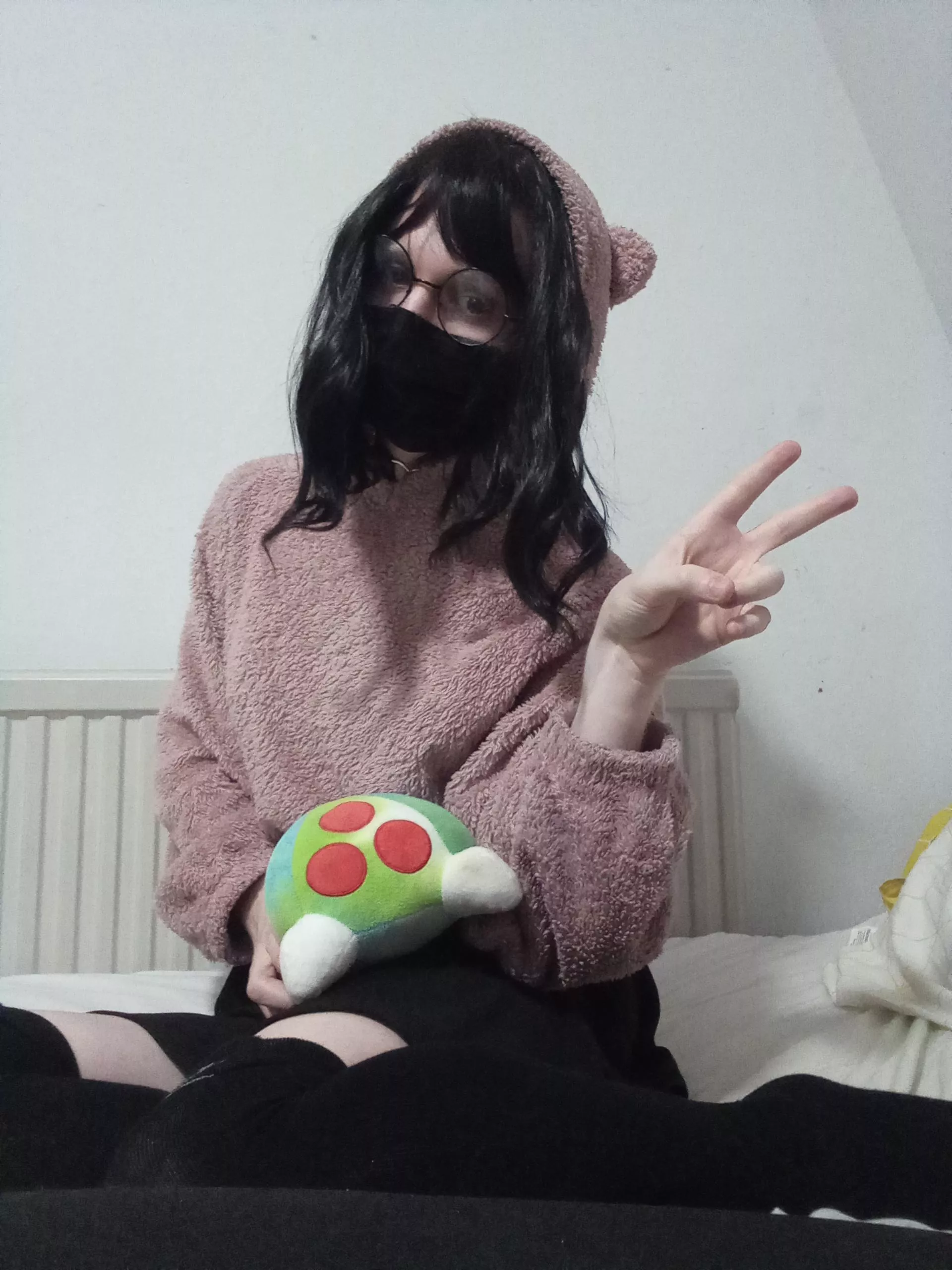 Anyone wanna join me for snuggles and speedrunning..? posted by Gwen_the_femme