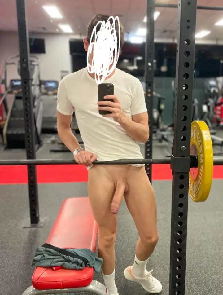 anyone wanna join me for workouts? dm's open posted by dannyd45_