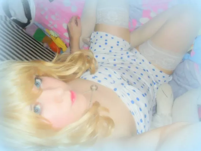 anyone wanna lay next to me ^3^? by fennylover