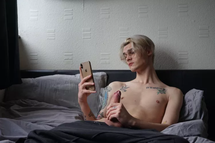 Anyone wanna paint my face with cum? by seriouslytheworst