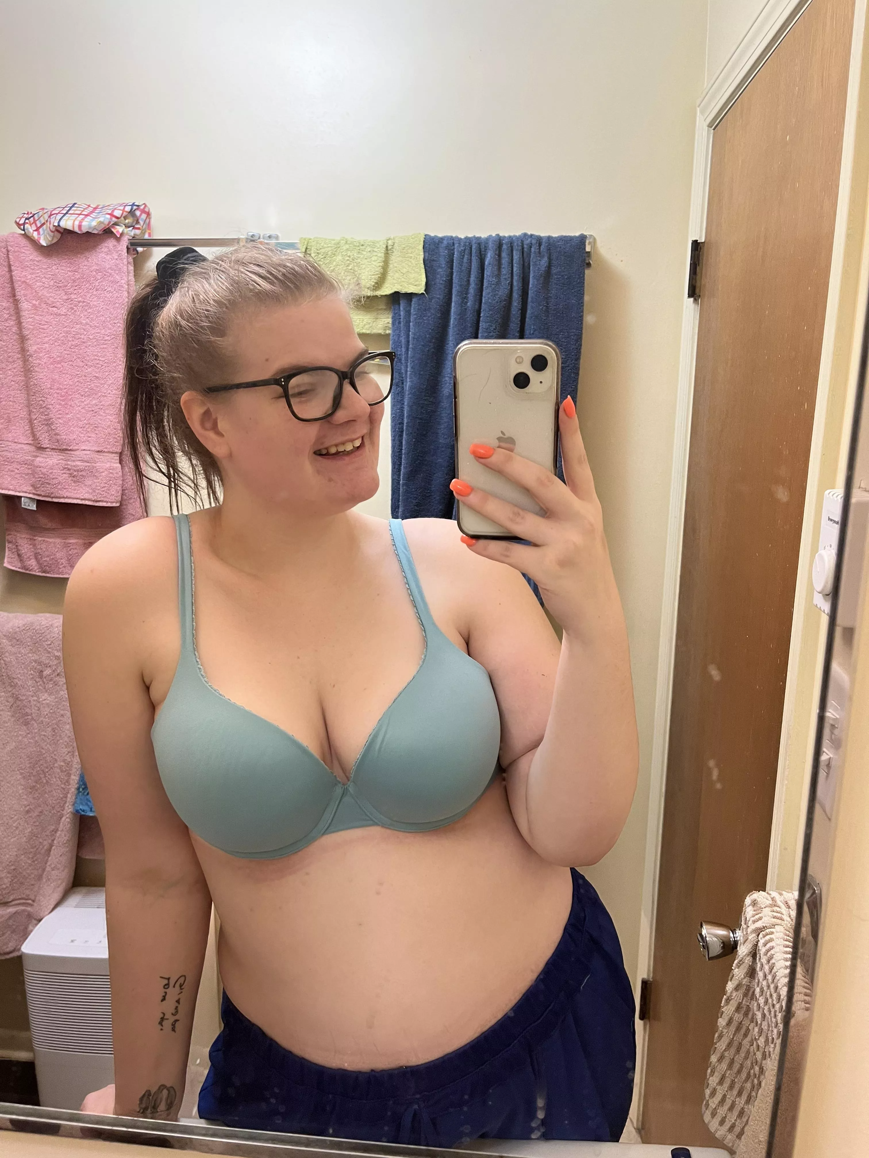 Anyone wanna see an [image] of my pussy getting stretched? posted by submissivealyssa