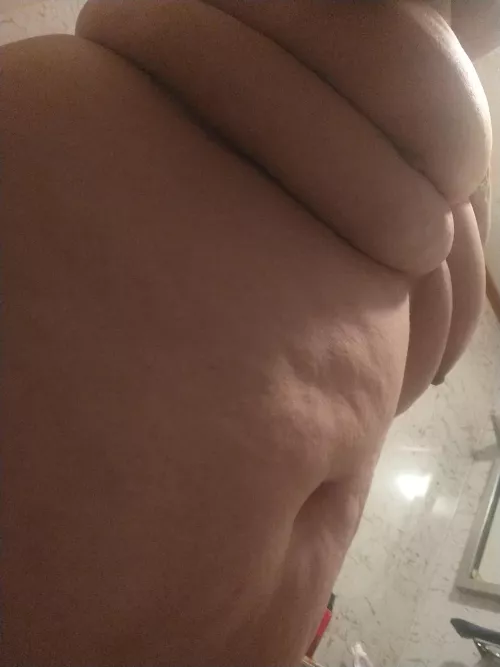 Anyone wanna tell my husband how lucky he is? Also, here's a new angle for you. lol by fatandhotforyou