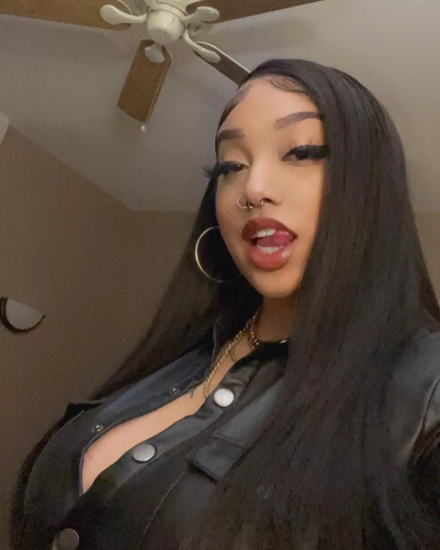 Anyone wanna trib her? posted by HiddenWarpstar