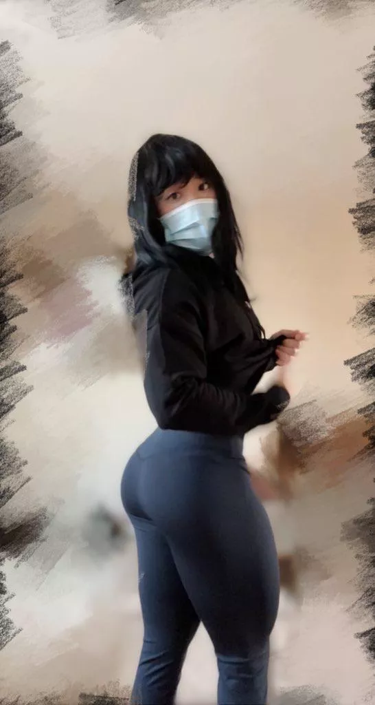 Anyone wanna workout with me? 💦😜 posted by tinymomoJPN