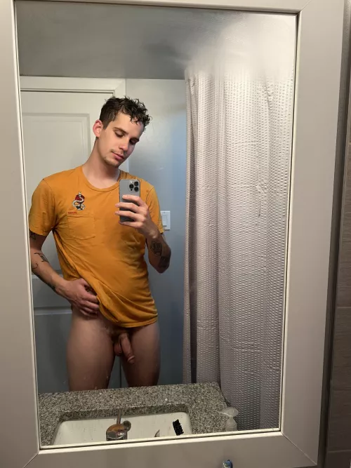 Anyone want to help me out here? by Juicy_James476