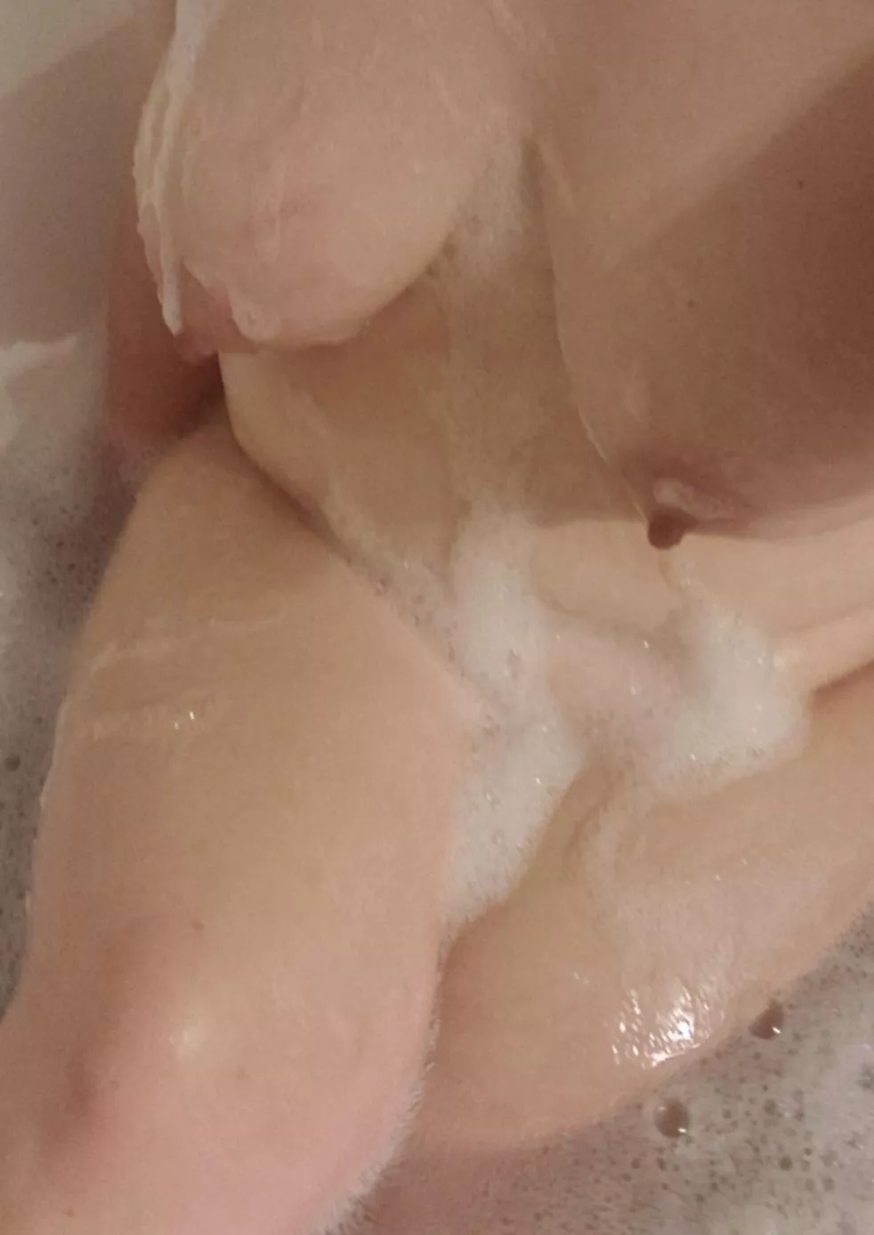 Anyone want to join me in the bath? posted by pleaseletmecum