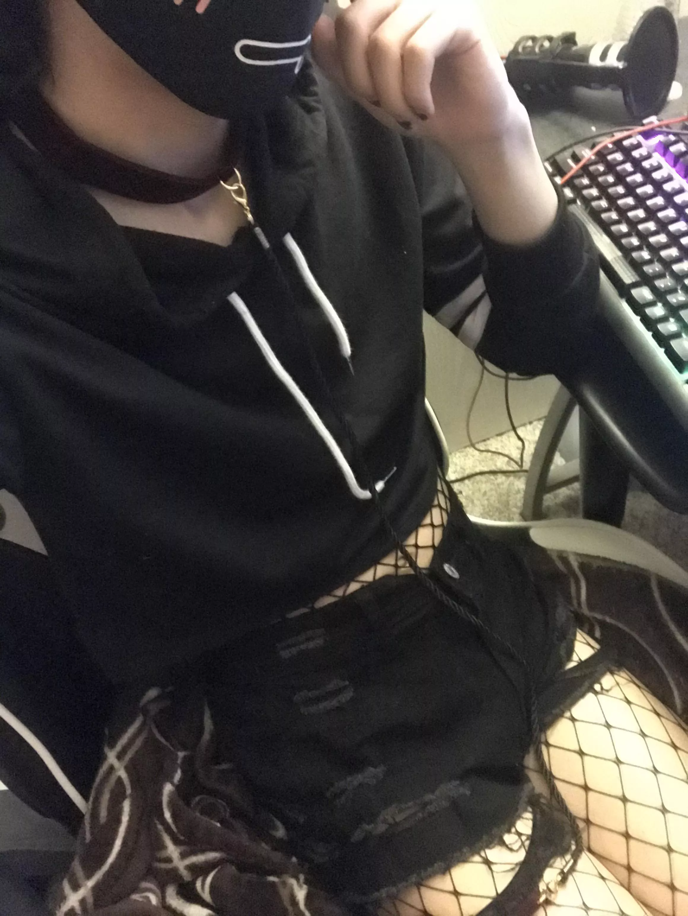 Anyone want to play games with me :3 posted by emoparker54