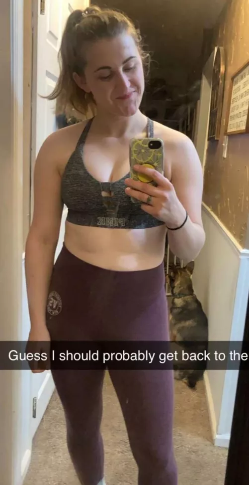 Anyone want to trib non nudes of girls I know? Message me by hornystudcock