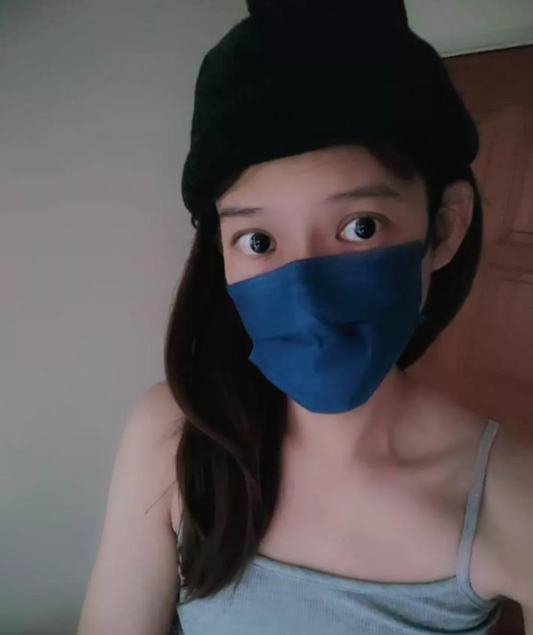 anyone wants me? Kik cyboii80. tell me how u treat me.. posted by Few_Ad_3021