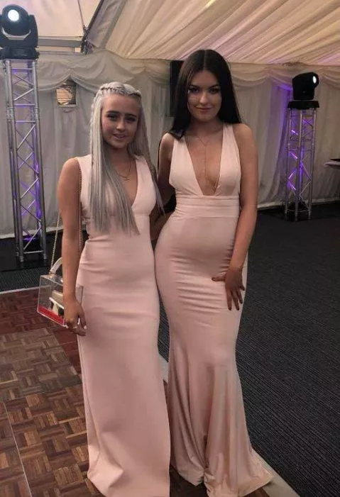 anyone willing to tribute these hotties? posted by wanker436