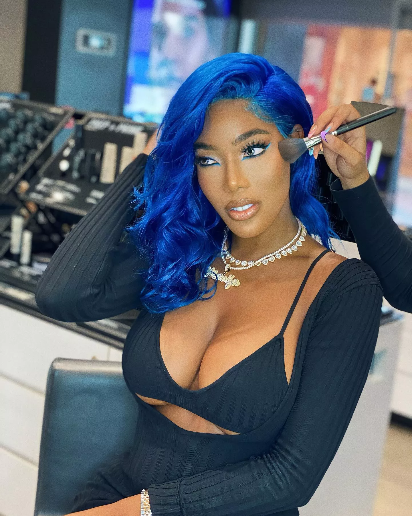 Application (@monifajansen) posted by gooningaccount