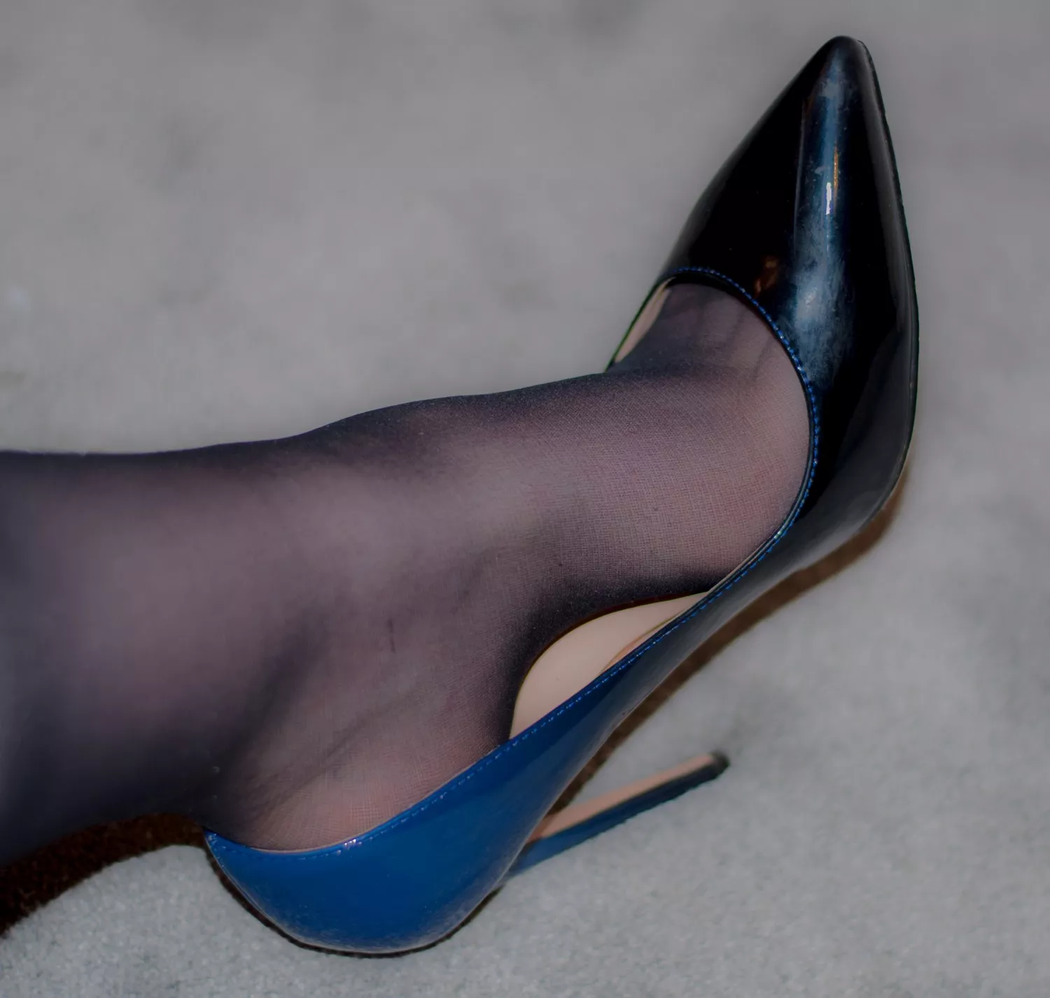 Arch cleavage or toe cleavage? posted by mm_feet88