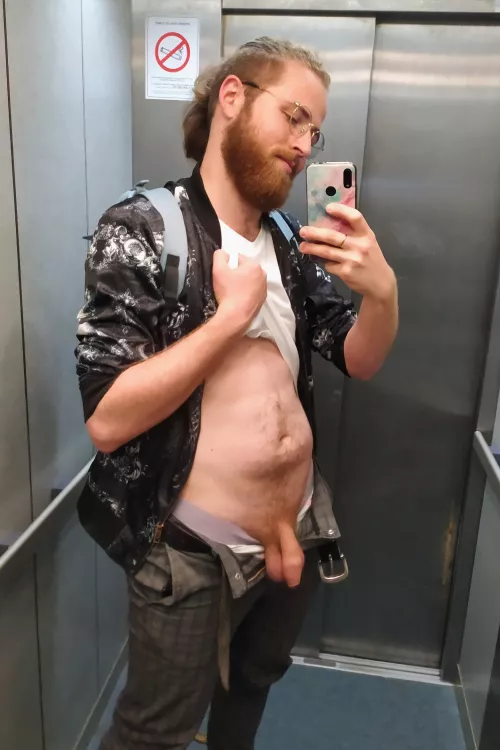 Are elevator mirrors worth risking to flash the neighbors ? by quinze142