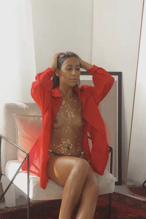 Are guys really attracted to boobs like mine? by HourlyTangy