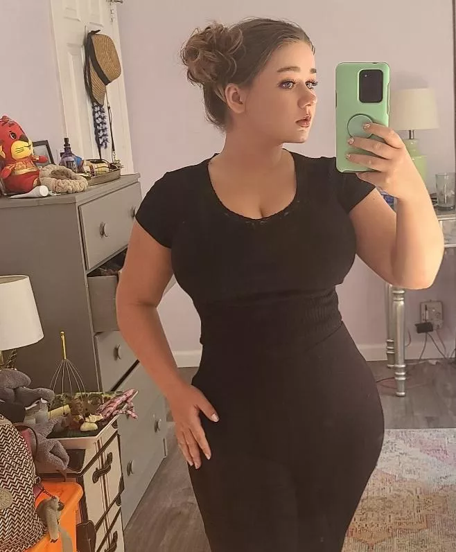are my curves in this outfit enough to turn you on? posted by lillie0071