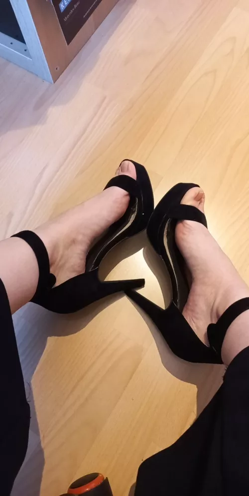 Are my feet hot? (New here, sorry if posing is odd) by Expert_Tip_5799