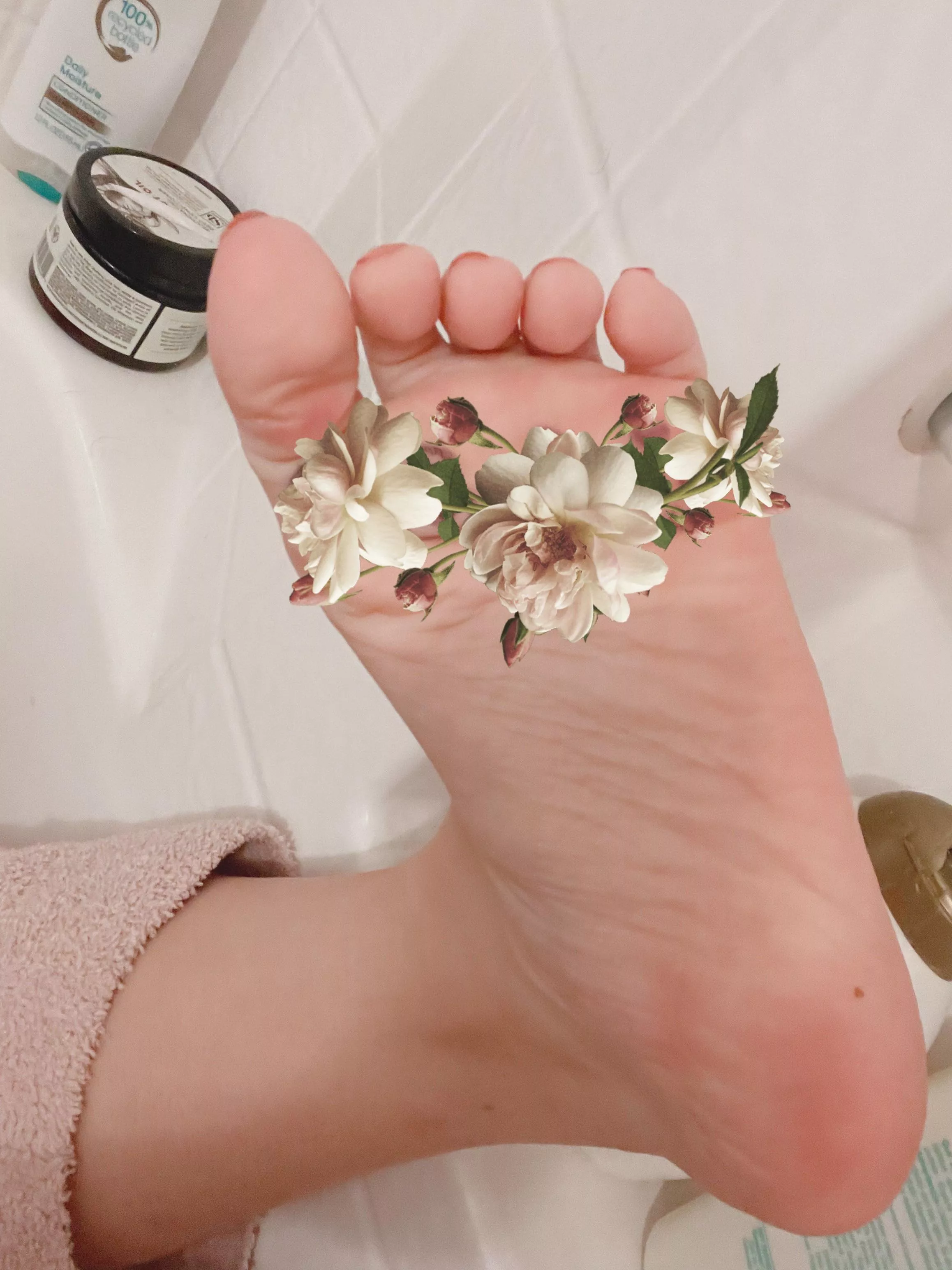 Are my soles cute? posted by honeyfootsie